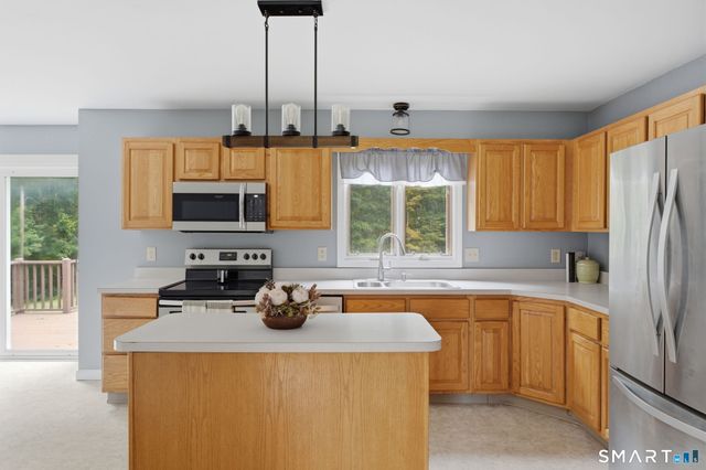25 Carriage Drive, East Hampton, CT 06424