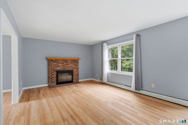 25 Carriage Drive, East Hampton, CT 06424