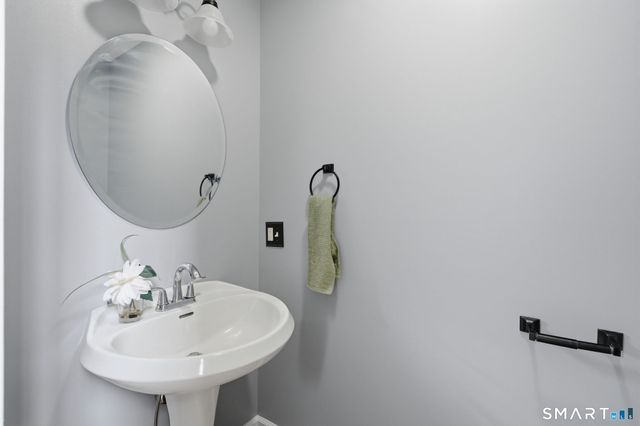 25 Carriage Drive, East Hampton, CT 06424