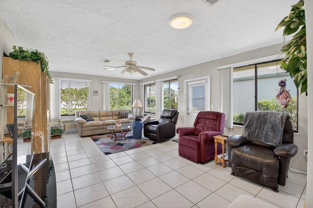 2601 NW 15th Street, Delray Beach, FL 33445
