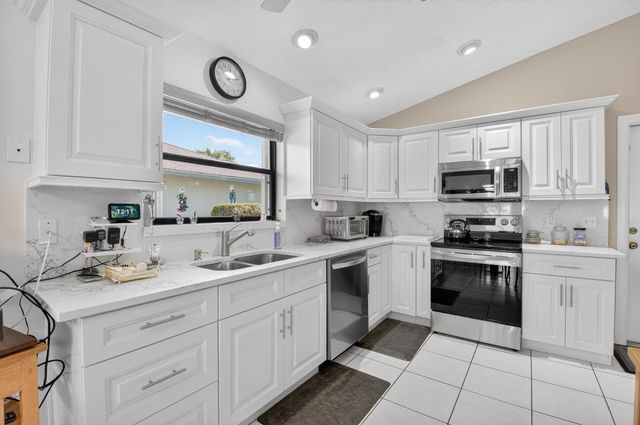 2601 NW 15th Street, Delray Beach, FL 33445