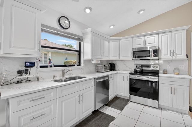 2601 NW 15th Street, Delray Beach, FL 33445