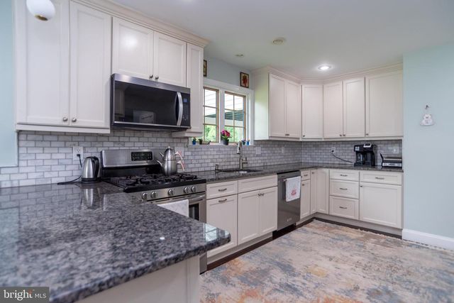 403 ALDEN AVE., Morrisville, PA 19067