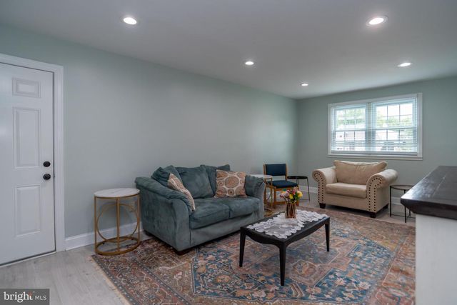 403 ALDEN AVE., Morrisville, PA 19067
