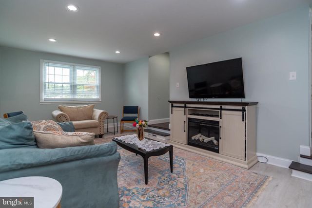 403 ALDEN AVE., Morrisville, PA 19067
