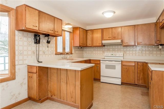 321 Wells Avenue West, Clay, NY 13212
