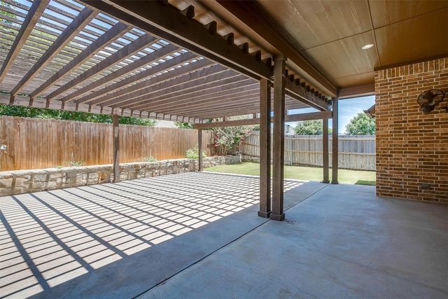 2811 Willow Ridge Circle, Granbury, TX 76049
