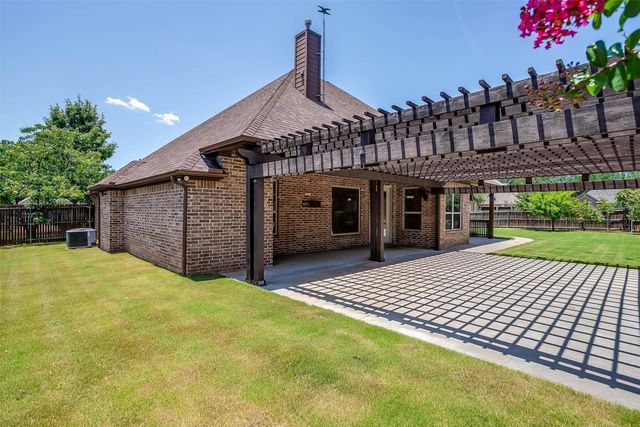 2811 Willow Ridge Circle, Granbury, TX 76049