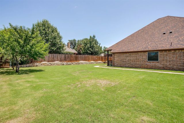 2811 Willow Ridge Circle, Granbury, TX 76049