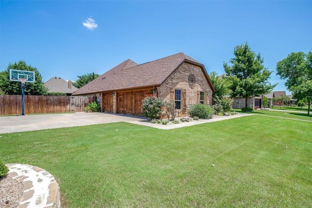 2811 Willow Ridge Circle, Granbury, TX 76049