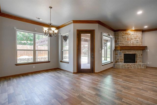 2811 Willow Ridge Circle, Granbury, TX 76049