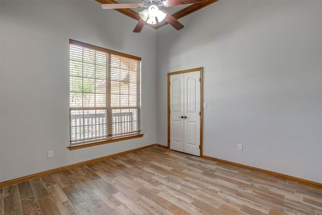 2811 Willow Ridge Circle, Granbury, TX 76049