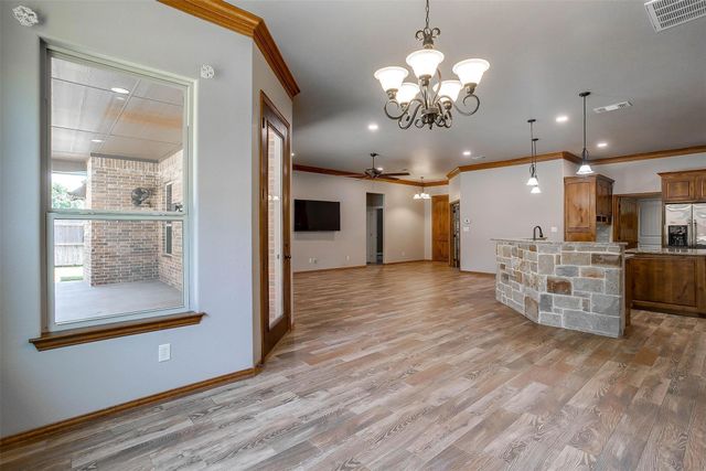2811 Willow Ridge Circle, Granbury, TX 76049