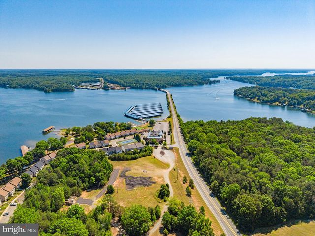 483 WINDWOOD COVES BLVD, Mineral, VA 23117