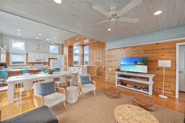 2525 S 11th St 46, Port Aransas, TX 78373