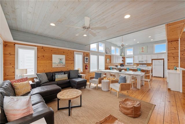 2525 S 11th St 46, Port Aransas, TX 78373