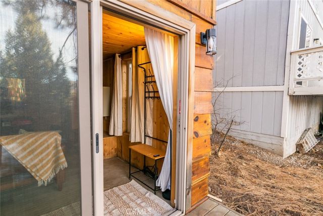 860 Villa Grove Ave, Big Bear City, CA 92314