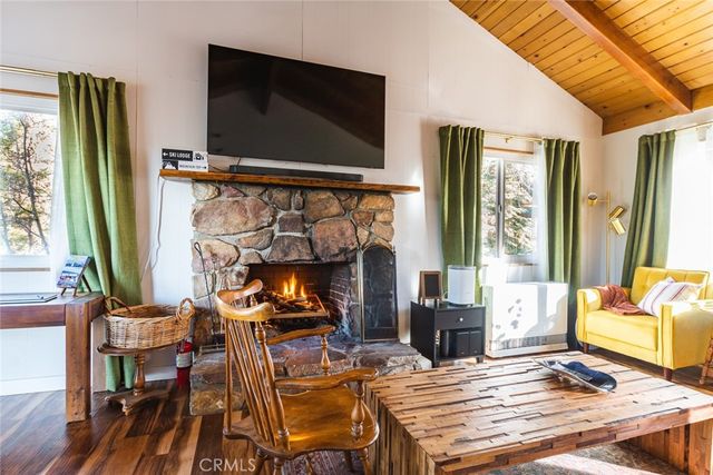 860 Villa Grove Ave, Big Bear City, CA 92314