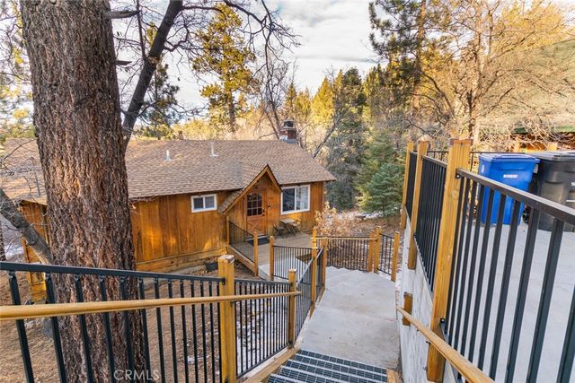 860 Villa Grove Ave, Big Bear City, CA 92314