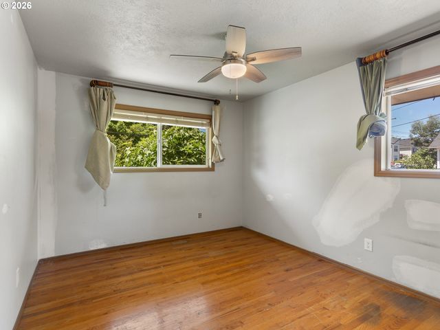 3710 Se 49TH Ave, Portland, OR 97206