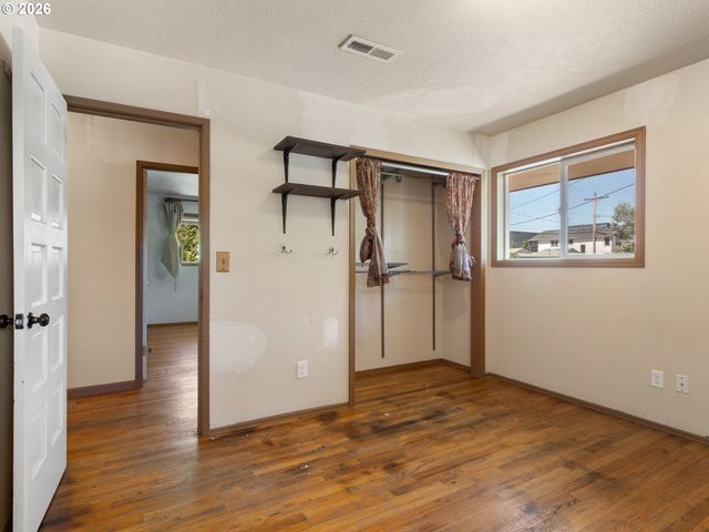 3710 Se 49TH Ave, Portland, OR 97206