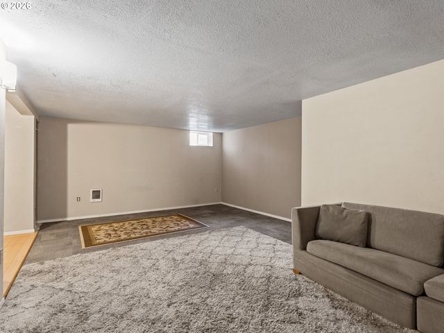 3710 Se 49TH Ave, Portland, OR 97206