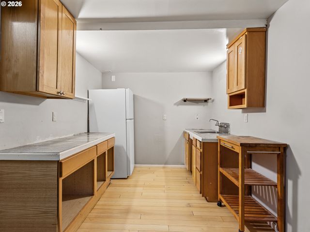 3710 Se 49TH Ave, Portland, OR 97206