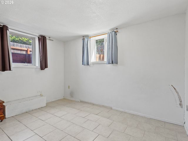 3710 Se 49TH Ave, Portland, OR 97206
