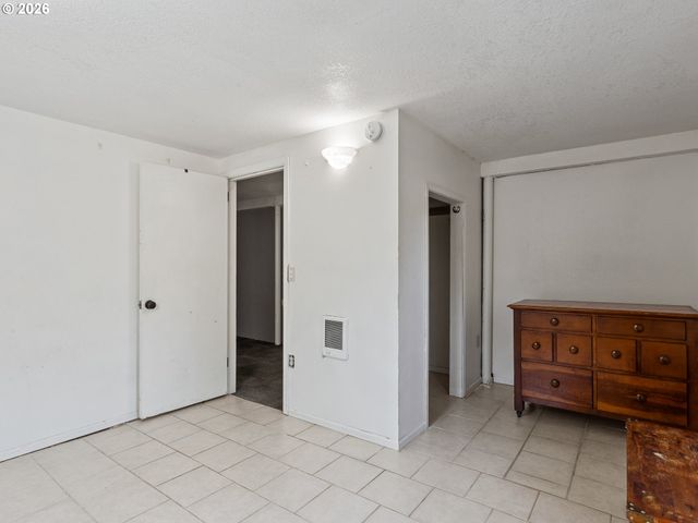 3710 Se 49TH Ave, Portland, OR 97206
