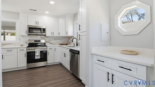 3525 Woodlawn St, Hopewell, VA 23860