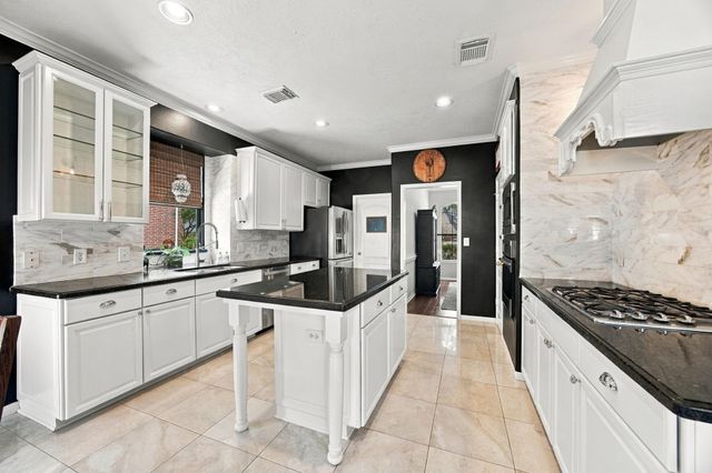 2417 La Rochelle Court, Seabrook, TX 77586