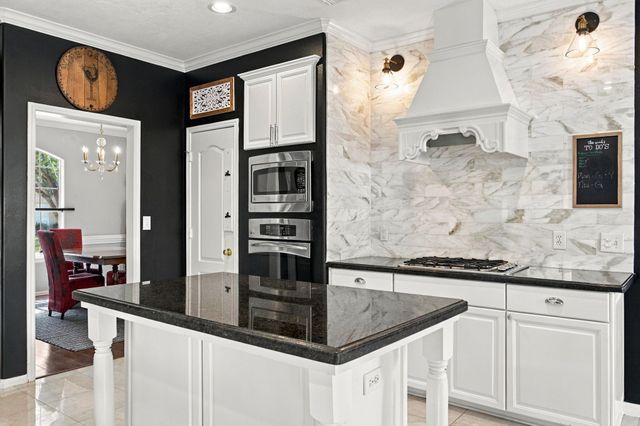 2417 La Rochelle Court, Seabrook, TX 77586