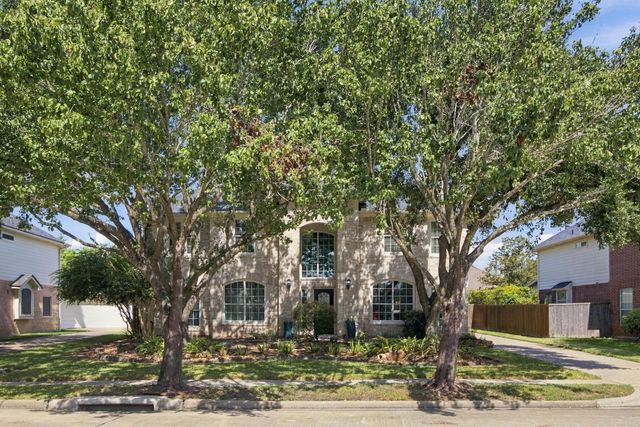 2417 La Rochelle Court, Seabrook, TX 77586