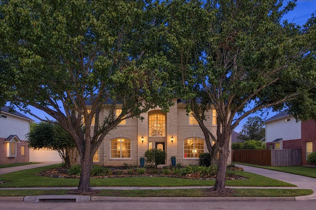2417 La Rochelle Court, Seabrook, TX 77586