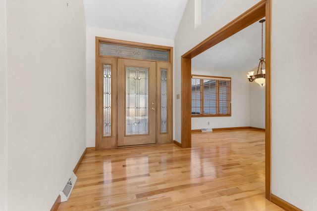 8317 Snaresbrook Road, Roscoe, IL 61073