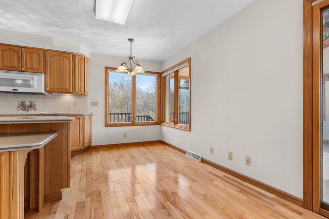 8317 Snaresbrook Road, Roscoe, IL 61073