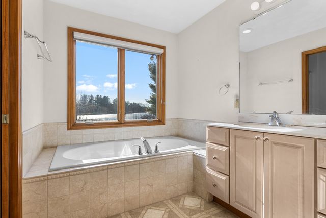 8317 Snaresbrook Road, Roscoe, IL 61073