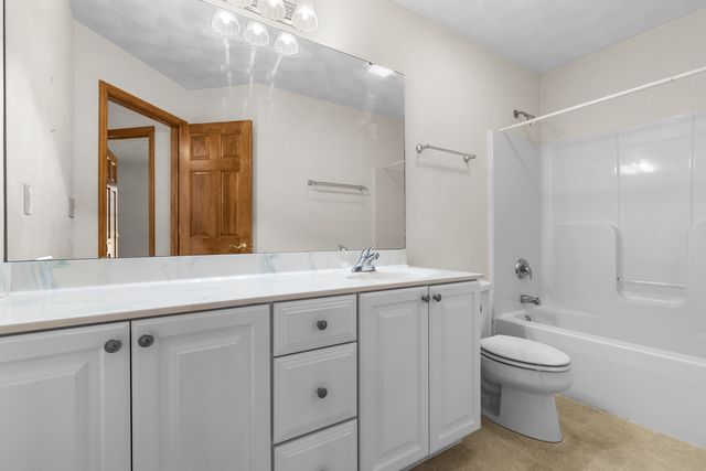 8317 Snaresbrook Road, Roscoe, IL 61073