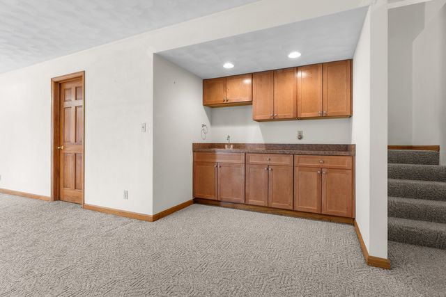 8317 Snaresbrook Road, Roscoe, IL 61073