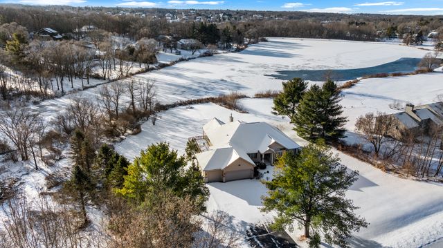 8317 Snaresbrook Road, Roscoe, IL 61073