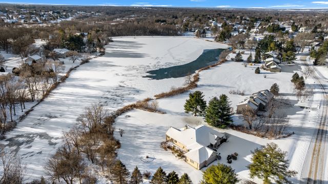 8317 Snaresbrook Road, Roscoe, IL 61073