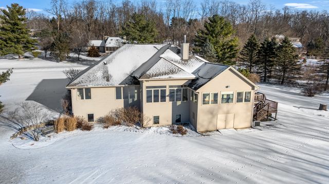 8317 Snaresbrook Road, Roscoe, IL 61073