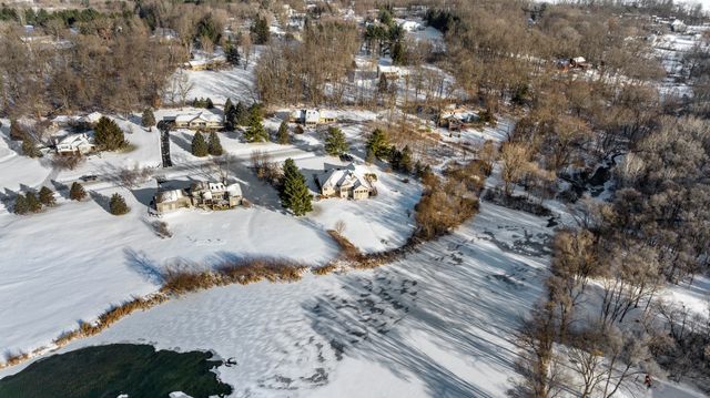 8317 Snaresbrook Road, Roscoe, IL 61073