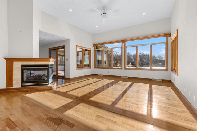 8317 Snaresbrook Road, Roscoe, IL 61073