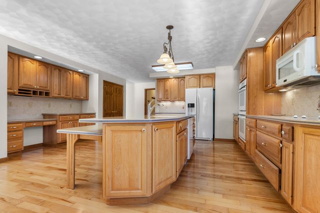 8317 Snaresbrook Road, Roscoe, IL 61073