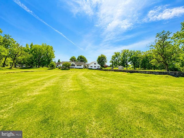 2837 W PHILADELPHIA AVE NW, Oley, PA 19547