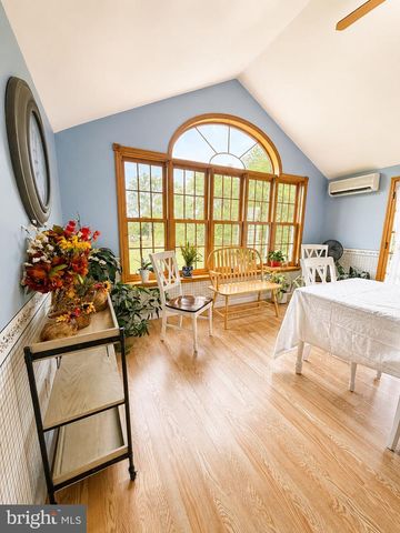 2837 W PHILADELPHIA AVE NW, Oley, PA 19547
