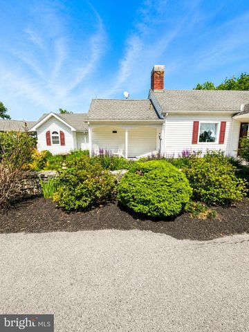 2837 W PHILADELPHIA AVE NW, Oley, PA 19547