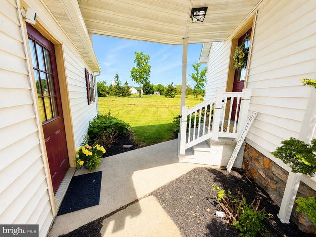2837 W PHILADELPHIA AVE NW, Oley, PA 19547