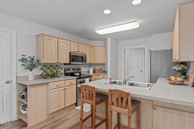 1701 Grand Barton Court, Apex, NC 27502